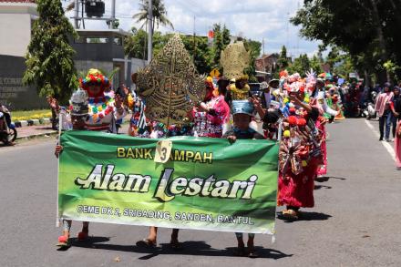 BANK SAMPAH “ALAM LESTARI” CEME  IKUTI RECYCLE FASHION CARNIVAL BANTUL 2018